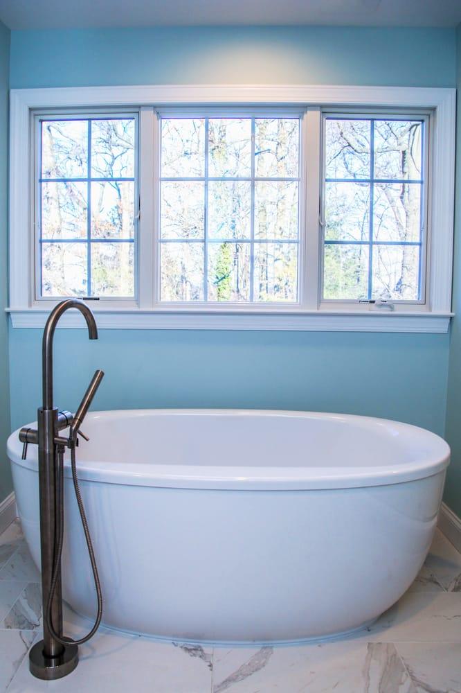 Bath Tub with Window